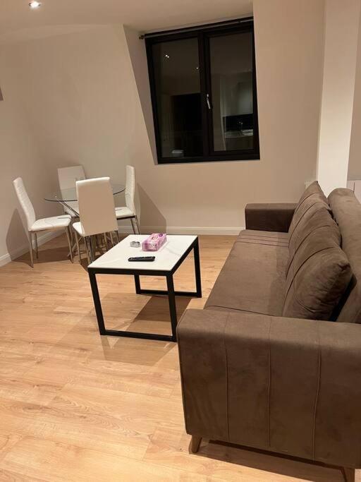 010- Lovely One Bedroom In Ealing F6 Екстер'єр фото